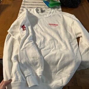 Captain Morgan Gildan sweatshirt Size M white never worn